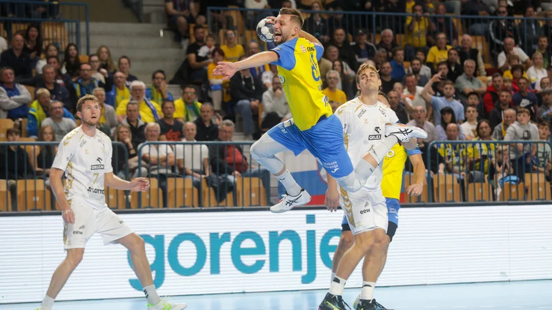 Fotografija: Aleks Vlah je letel nad Kielovo obrambo. FOTO: Voranc Vogel