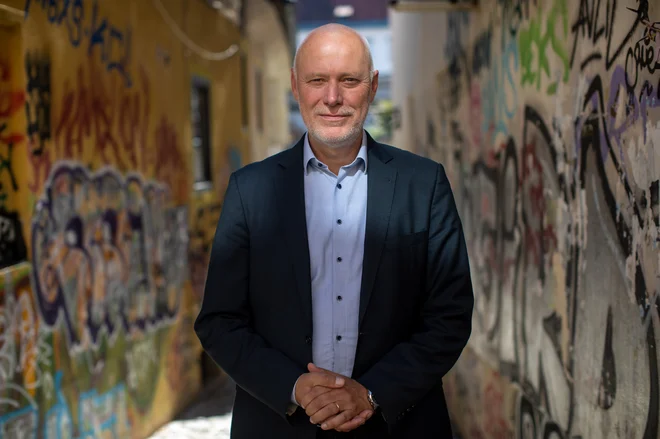 Politika brez &raquo;politike odprtih vrat&laquo; do NSi bi bila v pat položaju, ocenjuje Milan Brglez. FOTO: Voranc Vogel
