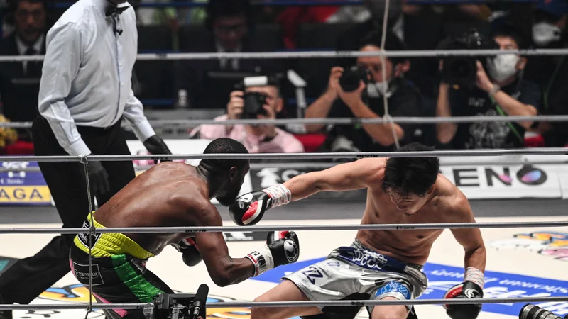 Fotografija: Mikuru Asakura je bil kos Floydu Mayweatherju. FOTO: Philip Fong/AFP
