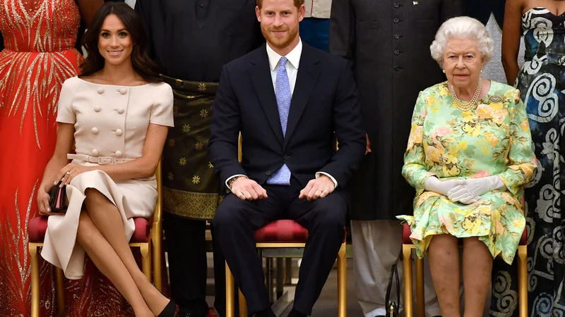 Fotografija: Nekateri so prepričani, da je Harryju in Meghan ne glede na vsa razkritja in dogodke uspelo ostati v stiku s kraljico. FOTO: Pool New Reuters