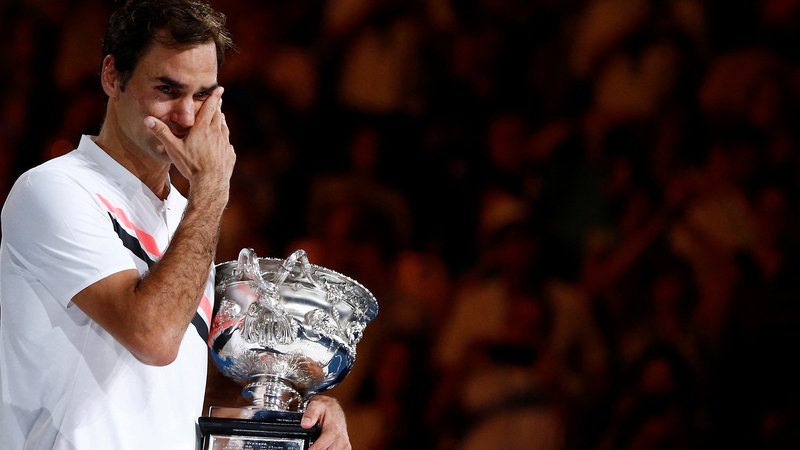 Fotografija: Roger Federer je kariero sklenil z 20 lovorikami na turnirjih velike četverice, zadnjič je objokan dvignil lovoriko v Melbournu leta 2018. FOTO: Thomas Peter/Reuters
