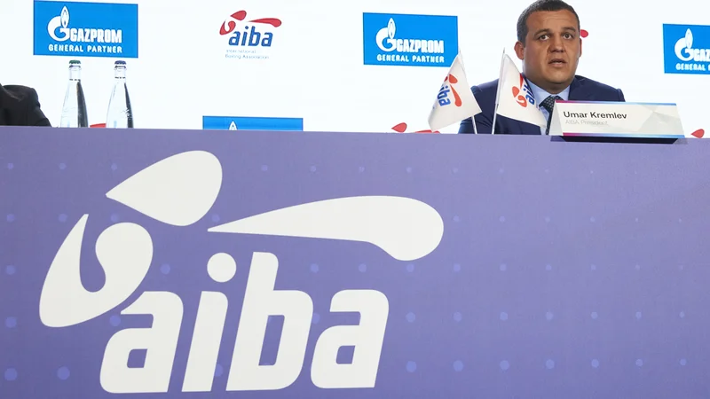 Fotografija: Umar Kremljov na novinarski konferenci junija lani v Lozani. FOTO: Denis Balibouse/Reuters