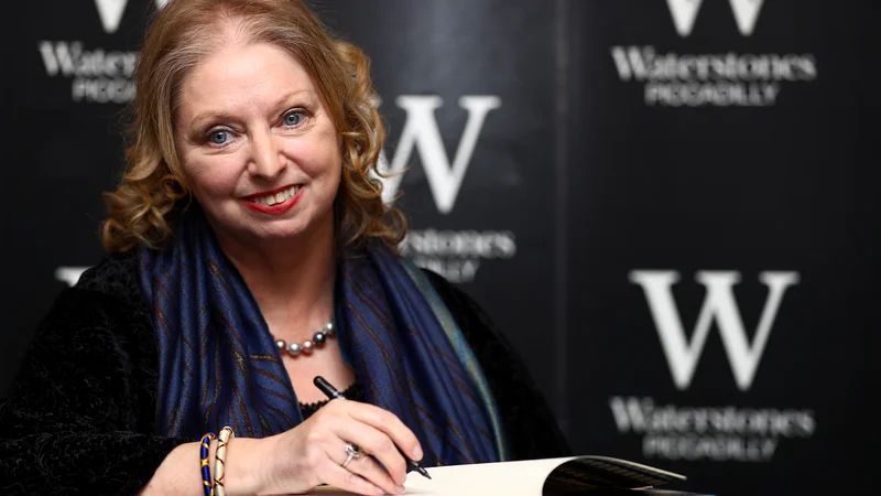 Fotografija: Tudorska trilogija Hilary Mantel (1952–2022) je globalna založniška uspešnica. FOTO: Hannah McKay/Reuters
