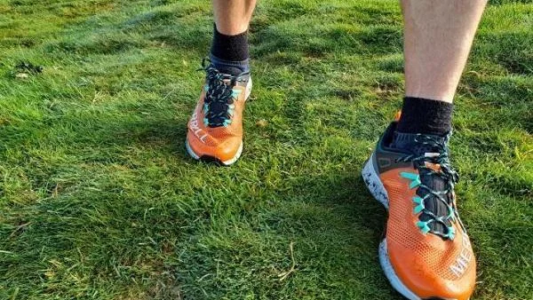 Fotografija: Testna ekipa ga zato priporoča vsem ljubiteljskim tekačem, pa tudi tekmovalcem v trail in gorskem teku. FOTO: Arhiv Polet/arhiv proizvajalca