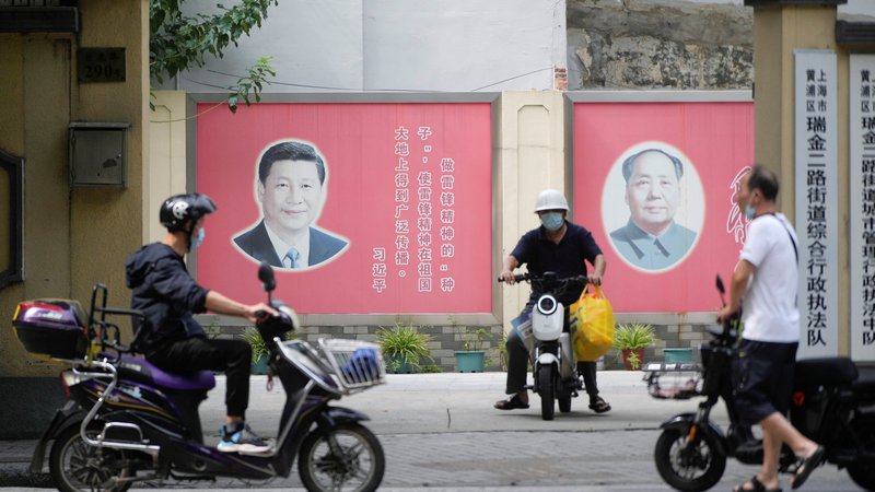 Fotografija: Največja skrb Kitajcev se skriva v vprašanju, kako bo Xi pod pritiski krize ohranil stabilnost znotraj lastnih meja. Pred isto preizkušnjo je klonil Mao. FOTO: Aly Song/Reuters
