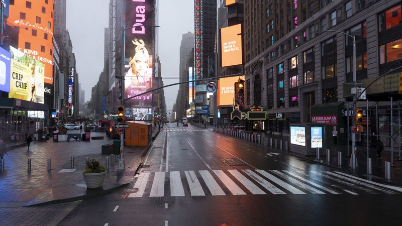 Fotografija: Ulice New Yorka so bile med epidemijo popolnoma opustele. Življenje se je sicer vrnilo, mesto pa je ostalo zaspano.

Foto Jonas Gustavsson/Sipa Usa Via Re
