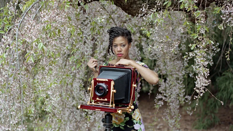 Fotografija: Fotografinja Deana Lawson bo očitno zadnja prejemnica prestižne nagrade Hugo Boss. FOTO: AP
