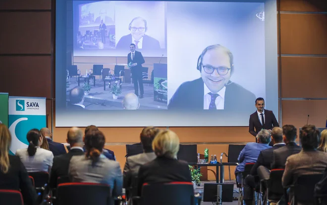 Glavni govornik na Delovi konferenci Izvozniki 2022 je bil prof. dr. Alexander-Nikolai Sandkamp, docent za ekonomijo na univerzi v Kielu in raziskovalec na Inštitutu za svetovno gospodarstvo Kiel . FOTO: Jože Suhadolnik/Delo
