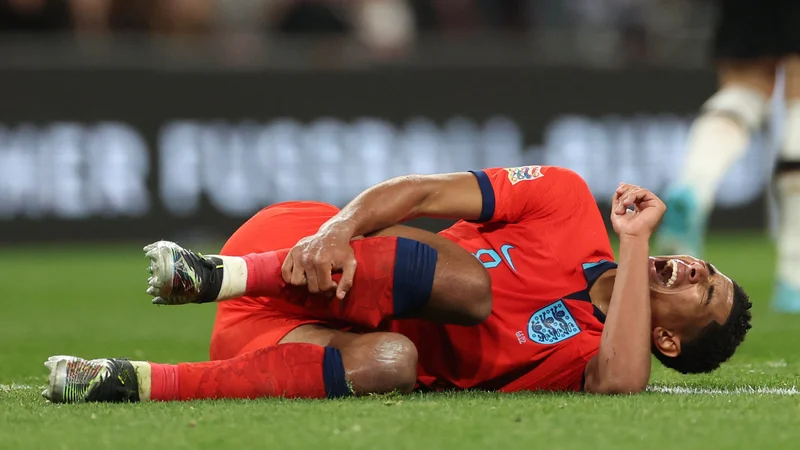 Fotografija: Angleški reprezentant Jude Bellingham med tekmo lige narodov z Nemčijo na domačem Wembleyju. FOTO: Carl Recine/Reuters
