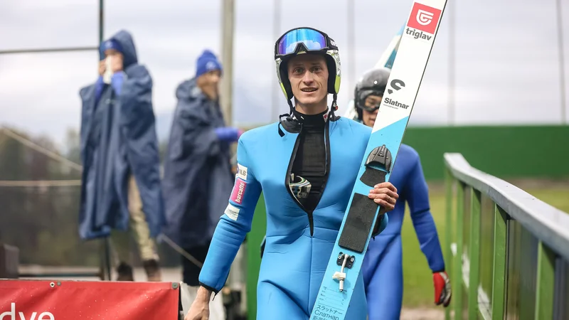 Fotografija: Peter Prevc je v Klingenthal odpotoval s popotnico bronaste kolajne s torkovega državnega prvenstva v Kranju. FOTO: Črt Piksi/Delo