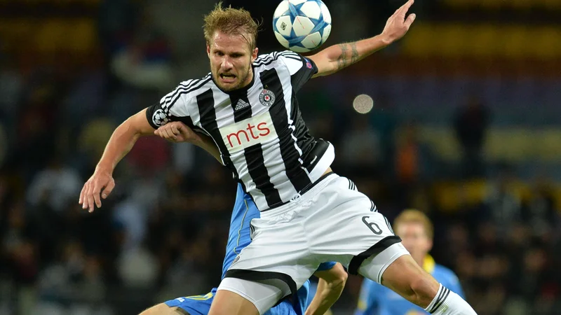 Soboški nestor med črno-belimi, 34-letni Gregor Balažic, se je v bogati legionarski karieri najbolje počutil v Begoradu, kjer je igral za črno-beli Partizan. Foto Maxim Malinovsky Afp