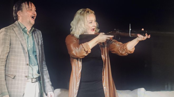 Branko Šturbej in Nataša Barbara Gračner v predstavi Kdo se boji Virginie Woolf? Foto Toni Soprano/Meneglejte
