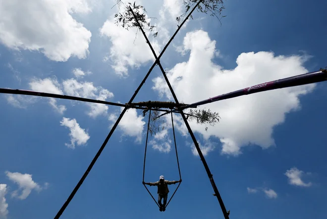 Mark Avrelij&nbsp;je dejal: &raquo;Jutri je nič, danes je prepozno, dobro je živelo včeraj.&laquo; FOTO:&nbsp;Navesh Chitrakar/Reuters

