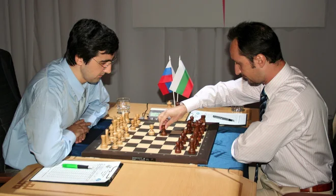Tudi dvoboj Kramik – Topalov pred 16 leti se je sprevrgel v afero. FOTO: Dokumentacija Dela
