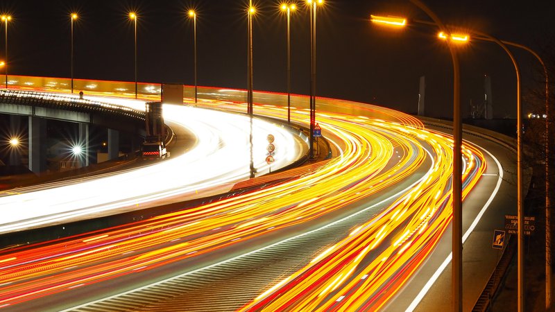 Fotografija: Belgijske avtoceste (na fotografiji viadukt Vilvoorde) bodo odslej manj osvetljene. FOTO: Shutterstock
