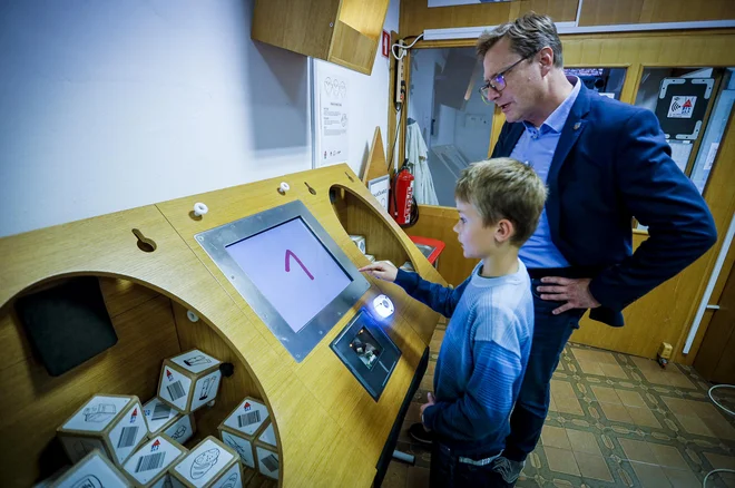 »Kdaj bodo ljudje sledili voditelju? Takrat, ko mu bodo zaupali, ko ga bodo razumeli in ko bo voditelj eden izmed njih. Primus inter pares,« je prepričan župan Kočevja. FOTO: Jože Suhadolnik/Delo
