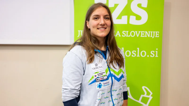 Andreja Leški dobro razpoložena pričakuje svetovno prvenstvo v Taškentu. FOTO: Nik Skerbiš/Mediaspeed