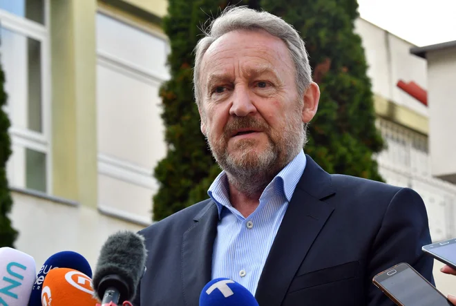 Vodja največje bošnjaške stranke SDA&nbsp;Bakir Izetbegović je doživel velik poraz. FOTO: Elvis Barukčić/AFP
