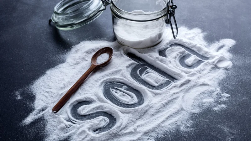 Fotografija: Če želite telesu dodati energijo, zmešajte četrt čajne žličke sode bikarbone, 1 čajno žličko morske soli, 2 žlici medu, 1 žlico limoninega soka in 4 kozarce vode. FOTO: Arhiv Polet/Ivandzyuba