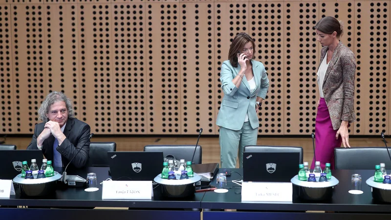 Fotografija: Tanja Fajon, predsednica SD, je konec avgusta Robertu Golobu dala pobudo za koalicijski pogovor o upravljanju in poslovanju podjetij v državni lasti; včeraj ni odgovorila, ali ga je že tudi realizirala. FOTO: Blaž Samec