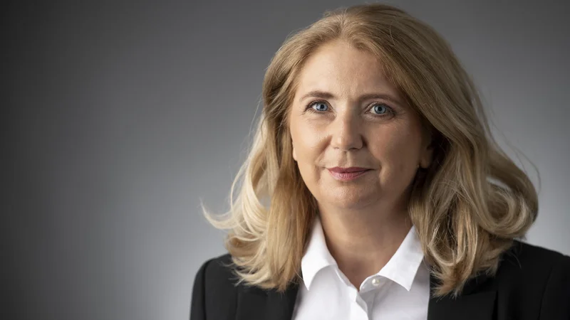 Fotografija: Direktorica družbe EOS KSI Natalija Zupan pravi, da je Slovenija edina država, kjer so se med epidemijo skrajšali plačilni roki med poslovnimi partnerji. FOTO: EOS KSI