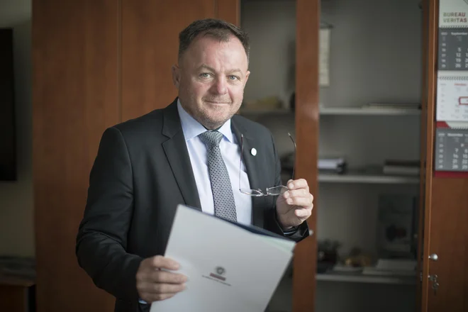Veliko nam pomenijo povratne informacije strank, da so z našo pomočjo naredili pomembne korake v pravo smer, pravi Tomaž Verbnik, direktor Bureau Veritas. FOTO: Jure Eržen/Delo

