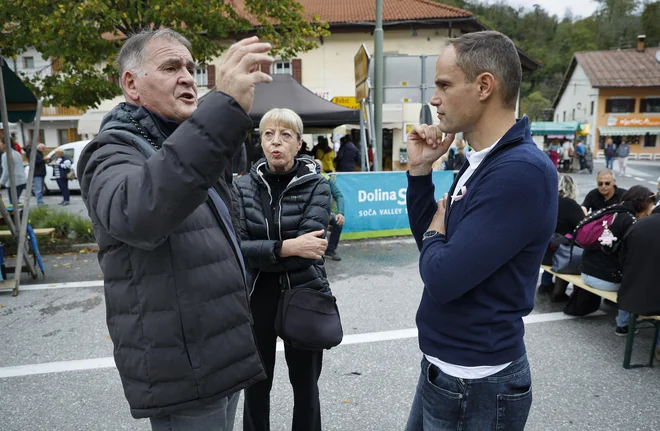 Njegova kampanja je povsem predana delu z volivkami in volivci. FOTO: Jože Suhadolnik/Delo
