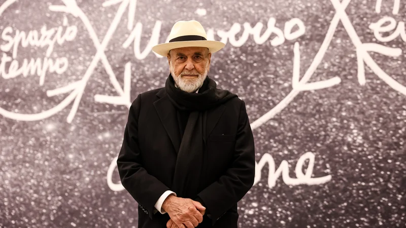 S formulo, ki jo je iznašel, lahko ustvarimo harmonijo, je prepričan Michelangelo Pistoletto. FOTO: Črt Piksi/Delo