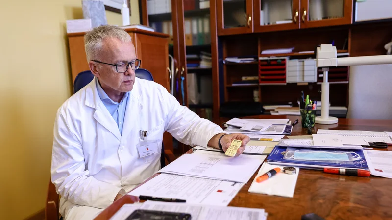 Fotografija: Tomaž Zupanc, predstojnik Inštituta za sodno medicino: »Preiskovanci imajo mehanizme, s katerimi nas hočejo izigrati, mi pa imamo take, ki jim to preprečujejo.« Foto Črt Piksi