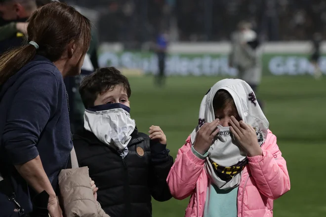 Tudi najmlajši so imeli težave z dihanjem. FOTO: Alejandro Pagni/AFP
