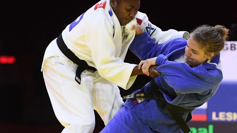Fotografija: Dvoboj prijateljic Clarisse Agbegnenou in Andreje Leški v finalu lanskega svetovnega prvenstva v Budimpešti. FOTO: Attila Kisbenedek/AFP