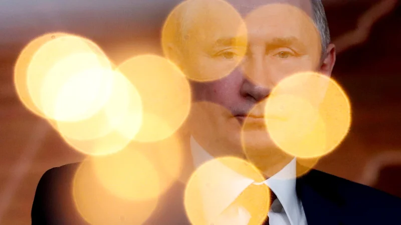 Fotografija: Ruska vojska se sooča z vse več neuspehi in predsednik ima kot vrhovni poveljnik oboroženih sil obilico skrbi. FOTO: Evgenia Novoženina/Reuters
