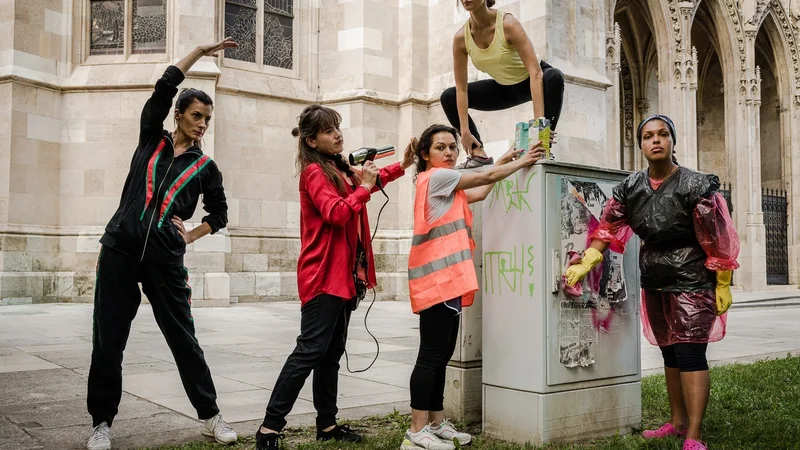 Fotografija: Na festivalu je na ogled sodobna interpretacija grškega mita o Medeji. FOTO: Produkcija Medeja
