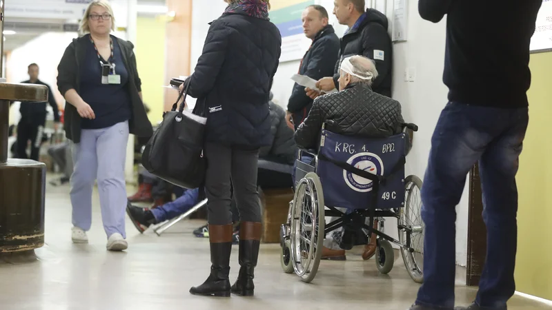 Fotografija: Vlada si prizadeva za preprečitev stavke v zdravstvu. FOTO: Leon Vidic/Delo