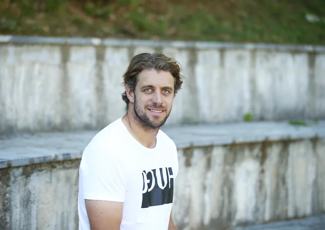 Anže Kopitar se je julija mudil na Bledu. FOTO: Jože Suhadolnik/Delo
