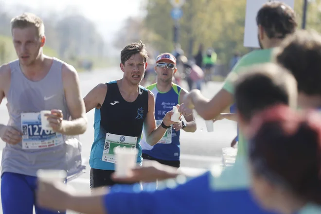 Ergogena prehranska dopolnila - izboljšujejo športni nastop, če se jemljejo tik pred ali med športnim nastopom (kofein, bikarbonat). Uporaba skladna z navodili za uporabo. FOTO: Leon Vidic/Delo&nbsp;
