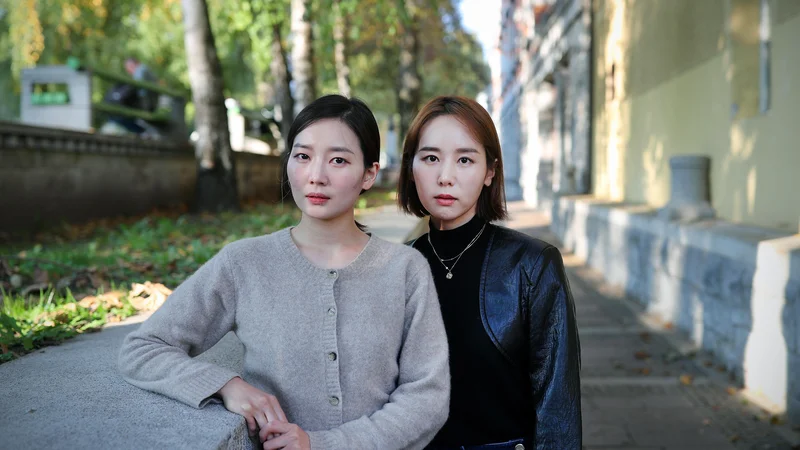 Fotografija: Duet Dal:um prepleta tradicionalno in sodobno korejsko glasbo. FOTO: Blaž Samec/Delo