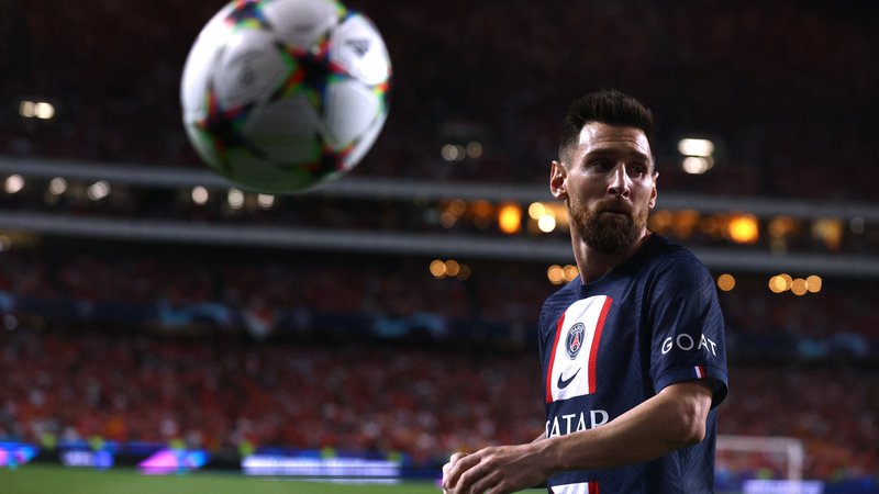 Fotografija: Lionel Messi je nogometni kralj najbolj poriljubeljne igre na svetu. FOTO: Pedro Nunes/Reuters
