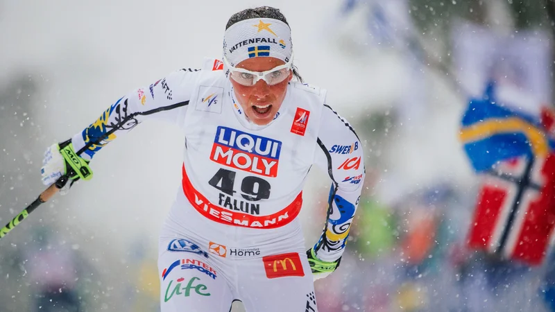 Fotografija: Predvsem za severnjake (na fotografiji Švedinja Charlotte Kalla) predstavljajo tekaške tekme na SP pravi praznik. FOTO: Jonathan Nackstrand/AFP