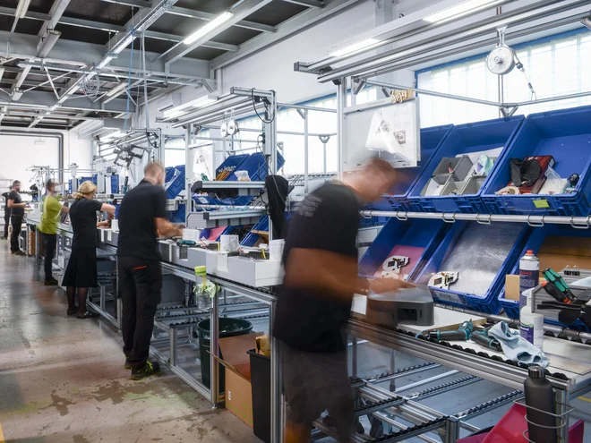 V podjetju Etrel razvijajo in tržijo polnilne postaje za električna vozila in programsko opremo za upravljanje polnilne infrastrukture. FOTO: arhiv podjetja Etrel

