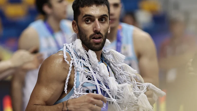 Facundo Campazzo si je v začetku septembra dal duška po zmagi v finalu pokala Amerik nad Brazilijo v Recifeju. FOTO: Ueslei Marcelino/Reuters