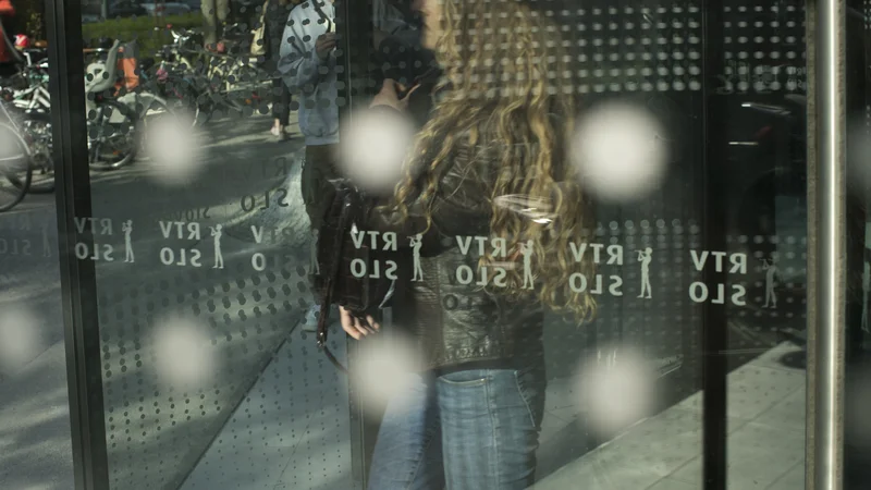 Fotografija: Danes je Kolodvorsko obiskal medijski inšpektorat, ki pa ni odkril nepravilnosti. FOTO: Jure Eržen/Delo