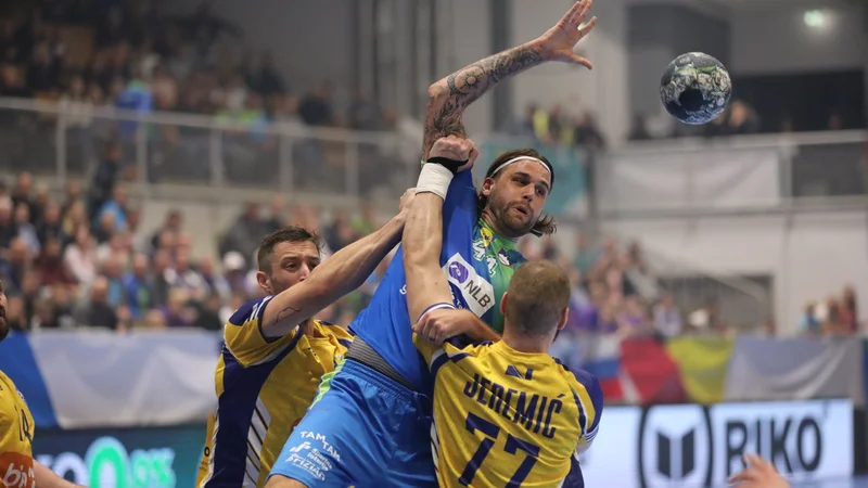 Fotografija: Dean Bombač je uspešno rešetal mrežo BiH. FOTO: Marko Vanovšek/pigac.si