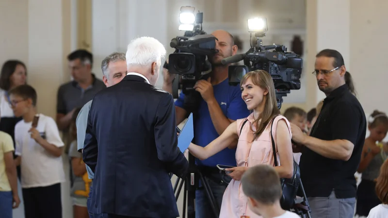 Fotografija: Glasbenika Andreja Šifrerja so nepooblaščeni klicali iz Gibanja Svoboda, ali bi bil njihov županski kandidat v Kranju. FOTO: Leon Vidic/Delo
