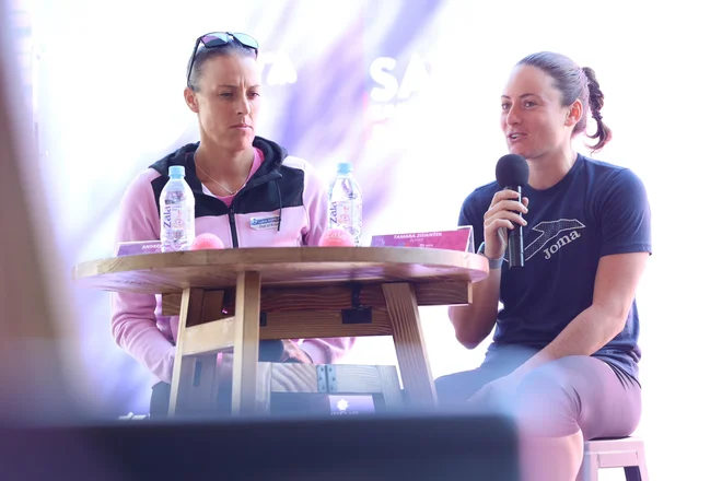 Andreja Klepač in Tamara Zidanšek (desno) pred začetkom letošnjega turnirja v Portorožu. FOTO: Črt Piksi/Delo
