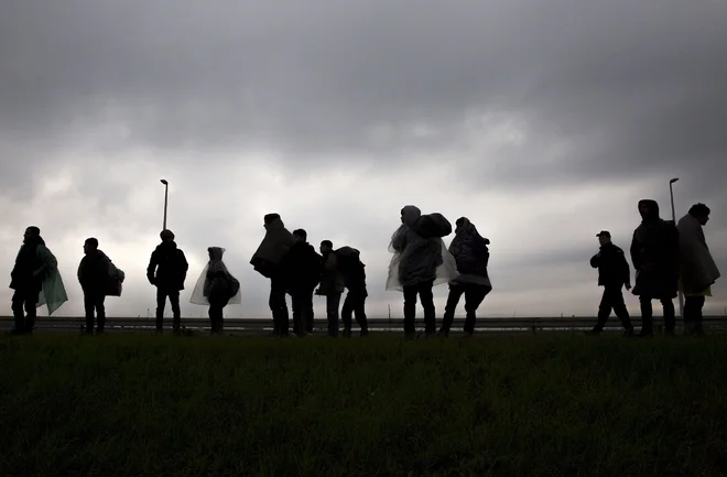 Zaradi brezvizumskega režima za države, kot so Burundi, Indija in Kuba, je Srbija tarča kritik Bruslja in Berlina. V srbski vladi obljubljajo, da bodo režim prilagodili zahtevam EU. FOTO: Oliver Bunic/AFP
