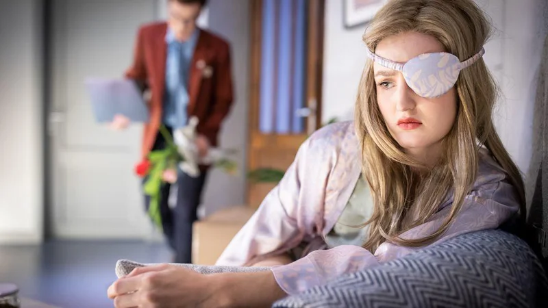 Fotografija: Poglej me! je tekst, ki uspe validirati romantično komedijo na podoben način, kot je bila v zadnjih letih pogosto validirana kriminalka. FOTO: Uros Hocevar/Kolektiff