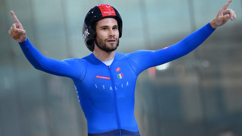 Fotografija: Italijanski kolesarski zvezdnik Filippo Ganna je na svetovnem prvenstvu na krožni stezi zablestel tudi v zasledovanju na 4000 m. FOTO: Anne-christine Poujoulat/AFP
