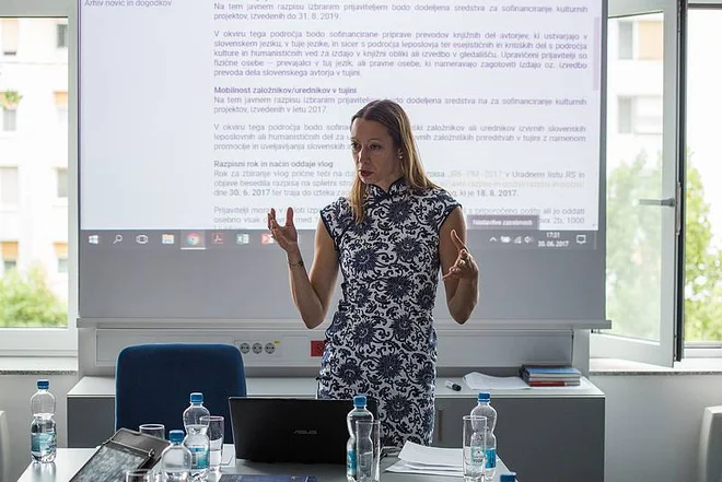 Katja Stergar je dolgoletna sodelavka Javne agencije za knjigo. FOTO: Jakrs
