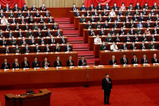 Predsednik Xi Jinping na 20. kongresu kitajske komunistične partije. FOTO:&nbsp;Thomas Peter/Reuters
